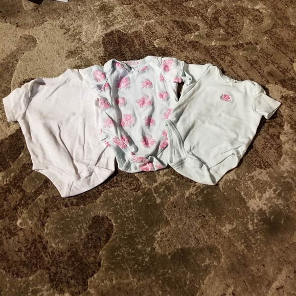 20 piece 3 moth baby clothes - Picture 4 of 8